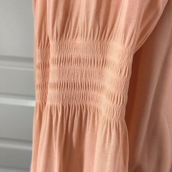 Greylin Blouse, soft blush shade. Size M - Picture 6 of 8